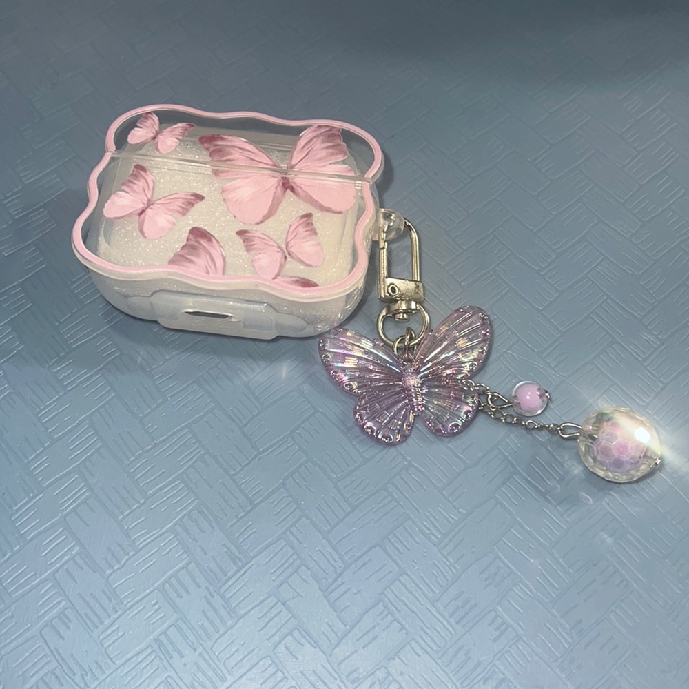 Apple AirPods Pro- Cute Butterfly Silicone Earphone Case!